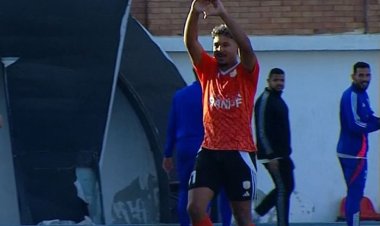 بيراميدز يسقط أمام فاركو ويشعل الصراع على لقب الدوري