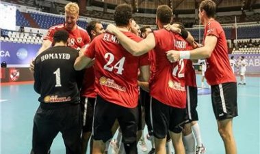 الأهلي يضرب موعدا مع سموحة في نهائي كأس السوبر لكرة اليد