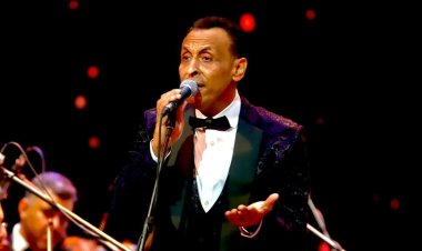 محمد الطوخي يشارك في احتفالية دار الأوبرا المصرية بعيدها الـ38 وسط أكثر من 500 فنان