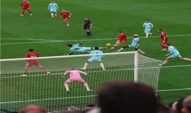 في غياب صلاح.. ليفربول يواصل نزيف النقاط ومطالبات بإقالة "سلوت"