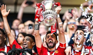 مانشستر يونايتد يتوج بلقب كأس الاتحاد الإنجليزي بعد فوزه على مانشستر سيتي