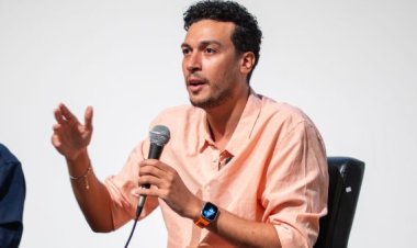 أحمد عبدالوهاب يكشف لأول مرة سبب لون بشرته في «ما لم يُحكَ عن بني مزار»