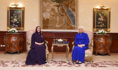 انتصار السيسي عن زيارة قرينة  سُلطان عُمان لمصر: "زيارة غالية وخطوة عزيزة"