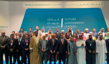 رئيس «التنظيم والإدارة» يشارك في القمة العالمية للحكومات ويبحث تعزيز التعاون مع جهات الدولية