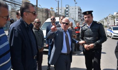 محافظ بورسعيد يتفقد موقع حادث طلبة كلية العلوم