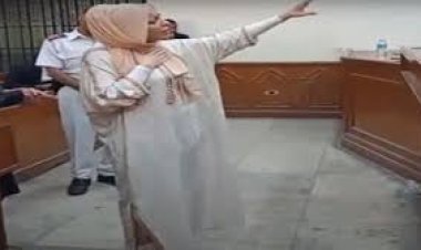 لرد المحكمة.. تأجيل محاكمة مضيفة طيران أنهت حياة ابنتها بالتجمع