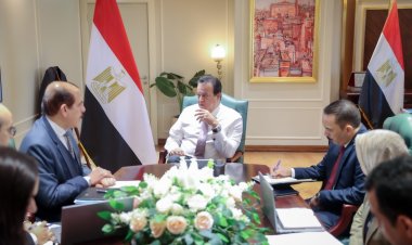 وزير الصحة يوجه بتكثيف الإجراءات الوقائية لمنع دخول الأمراض المعدية