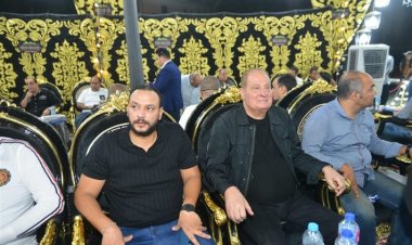 بعد شائعات انفصاله عن هنادي مهنا.. أول ظهور لأحمد خالد صالح برفقة حماه