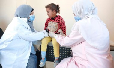 توقيع الكشف الطبي على 1301 حالة خلال قافلة طبية بقرية 8 بمركز المنيا