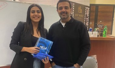 عمرو محمود ياسين يشيد بموهبة هاجر الشرنوبي في التأليف