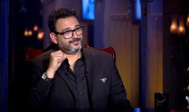 أبطال مسرحية «ألف تيتة وتيتة» يرقصون على أغنية «يا خراشي» لـ أكرم حسني (فيديو)