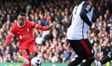 ليفربول يفوز على فولهام بثلاثية ويعود للمنافسة على الدوري