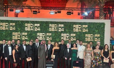 بحضور نجوم وصناع الفن في العالم.. انطلاق حفل افتتاح مهرجان البحر الأحمر السينمائي