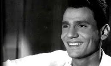 العندليب الأسمر من اليتم إلى المجد سيرة حياة لا تنسى