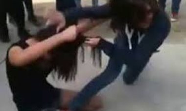 إصابة طالبة بجرح فى الوجه على يد  3 أخريات وصديقهم داخل دورة مياه بأكتوبر