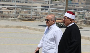 توافد شخصيات عربية ودينية وممدوح عباس على كرسي متحرك لتشييع جنازة هاني شاكر