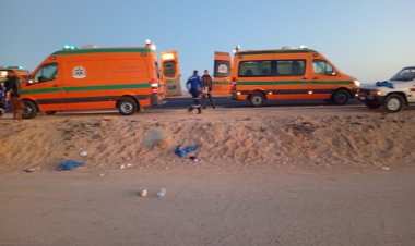 إصابة 30 شخصًا في انقلاب أتوبيس لنقل الركاب بالوادي الجديد.. والدفع بعدد كبير من سيارات الإسعاف