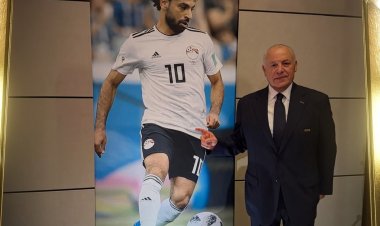 رئيس اتحاد الكرة يطمئن على صلاح قبل كأس العالم