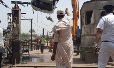 عاجل| حبس وتحليل مخدرات.. تفاصيل قرارات النيابة في حادث سقوط ميكروباص معدية أبو غالب