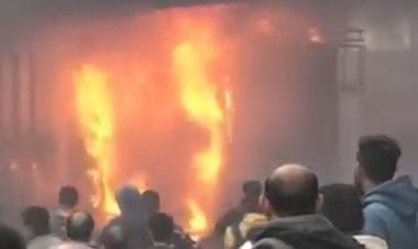 إخماد حريق هائل نشب فى محل بمنطقة المطرية (صور)