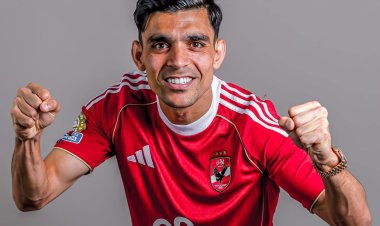 أشرف بن شرقي يرفض عرضًا قطريًا ويقرر الاستمرار مع الأهلي