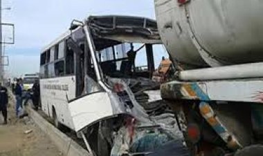 مصرع و إصابة 27  شخصًا في حادث تصادم بمطروح