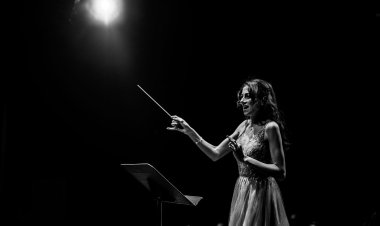 أمل القرمازي تقود أوركسترا "مزيكا" في سلسلة حفلات مكتملة العدد