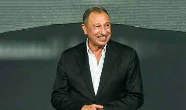 الخطيب يهنئ جماهير الأهلي.. والجهاز الفني واللاعبين بالدوري الــ«44»