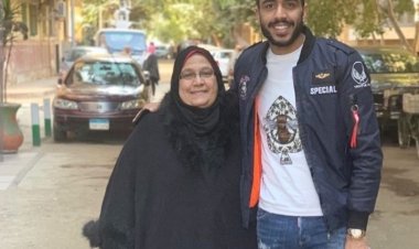 كهربا يطلب الدعاء لوالدته بعد تعرضها لوعكة صحية