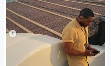 تامر حسني يفاجئ جمهوره بلوك جديد ويعلق : السكينه