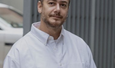 زوجة سعد لمجرد بعد الحكم عليه بالسجن 10 سنوات: زوجي لم يرتكب الجريمة