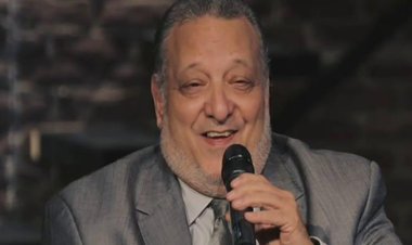 أحمد الكحلاوي يحيي عرض سهرة في حب الحبيب على مسرح البالون