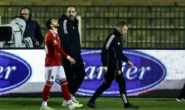 بعد تبديله اضطراريا.. طبيب الأهلي يوضح الحالة الطبية لكريم فؤاد