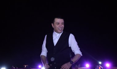 بالصور| مصطفى كامل يتألق فى أولى حفلاته بالساحل الشمالي