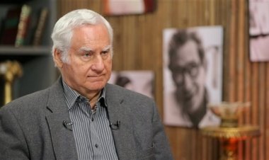 شريف الشوباشي يثير الجدل بتصريحاته عن الحجاب: الصلاة والعمرة لا تقبل بدونه لكنني ضد ارتدائه بالحياة العادية