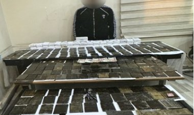 سقوط 9 عناصر إجرامية بحوزتهم مخدرات بينهم صاحب مزرعة بانجو.. صور