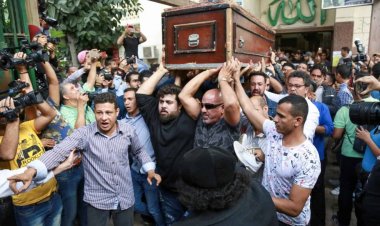 نقابة الصحفيين تعقد اجتماعا عاجلا مع «المهن التمثيلية» بشأن أزمة جنازات الفنانين
