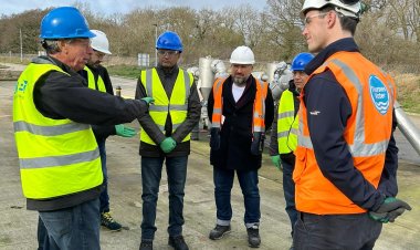 نائب وزير الإسكان ورئيس الجهاز التنفيذي للمياه والصرف يتفقدان محطتي معالجة في لندن