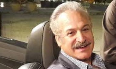 المخرج عمر زهران يصل إلى منزله بعد إنهاء إجراءات خروجه من قسم شرطة الدقى