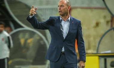  توروب يعلن تشكيل الأهلي لمباراة الجيش الملكي في دوري الأبطال