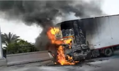 حريق يلتهم سيارة نقل وأخرى ملاكي أعلى الطريق الدائري ومصرع شخصين