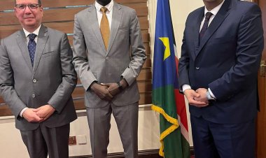 السفير المصري في جوبا يلتقي بوزير الموارد المائية والري في جنوب السودان