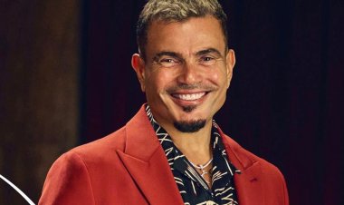 عمرو دياب يتصدر التريند بعد طرحه «الكلمة الحلوة» ليلة رمضان