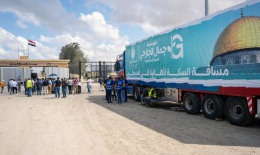 واشنطن تدرس إسقاط المساعدات الإنسانية جوًا على قطاع غزة