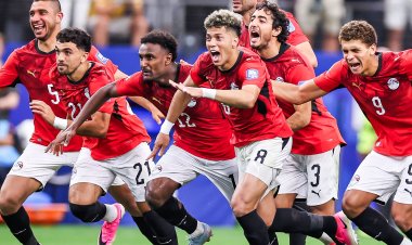 الرئيس السيسي يهنئ منتخب مصر بعد التأهل التاريخي إلى دور الـ16 بكأس العالم