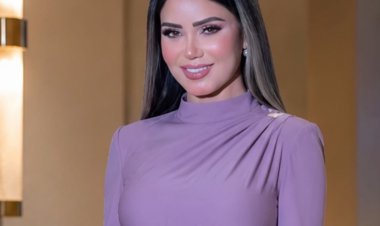 بالصور.. إيناس عز الدين تتألق بفستان موف وتلفت الأنظار في جدة