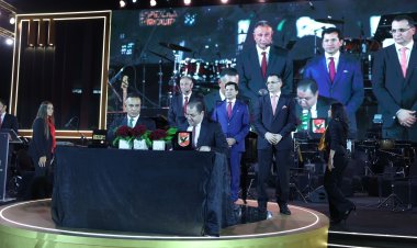 الأهلي يوقع عقود شراكة مع «سبشيال جروب» لتطبيقات الذكاء الاصطناعي الطبي والرياضي