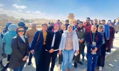 «السياحة» تنظم زيارة للأهرامات لممثلي النرويج «ضيف شرف معرض الكتاب»