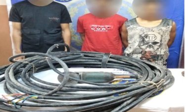 ضبط 3 أشخاص لقيامهم بسرقة كابلات كهربائية خاصة بإنارة الطريق العام بمنشأة ناصر