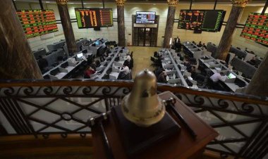 البورصة تبدد مكاسبها الصباحية.. تراجع المؤشرات بمنتصف تعاملات اليوم